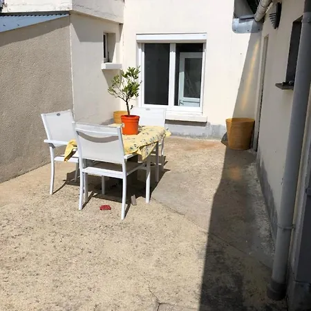 La Petite Maison De Tatate Holiday home *