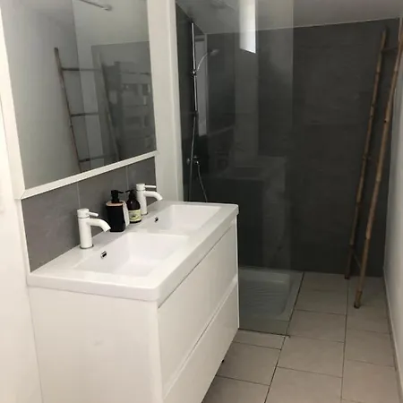 La Petite Maison De Tatate Semesterbostad Longué