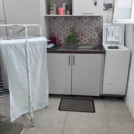 Prázdninový dům La Petite Maison De Tatate Longué